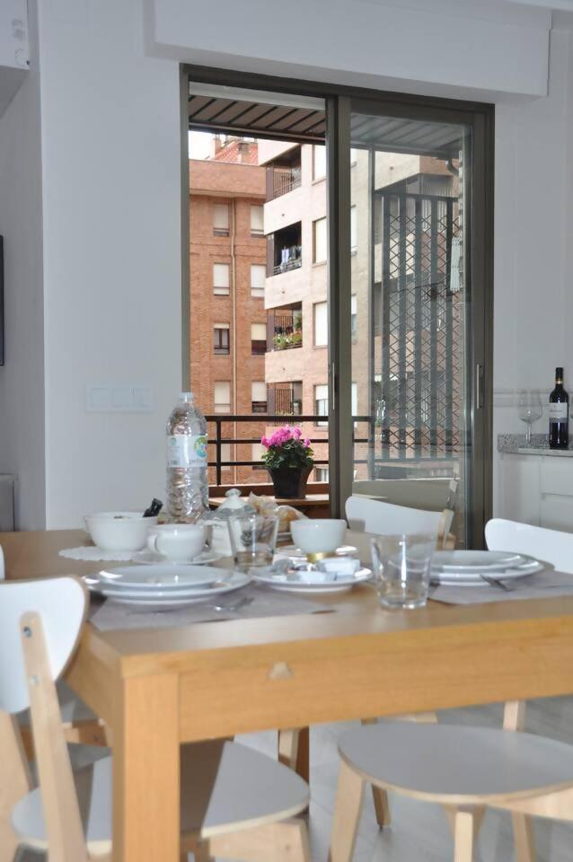 Apto La Estambrera I I Wifi Y Aire Acondicionado Logrono Exterior photo
